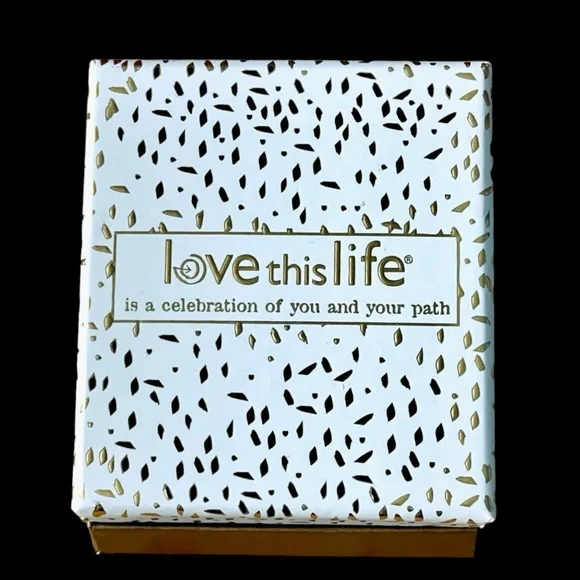 🆕Love this Life “Mom” Bangle Bracelet. New in box with price tag. - Picture 5 of 6